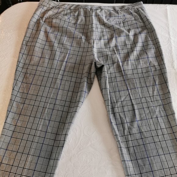 Halogen Blue & Gray Plaid Cropped Pants Size 18 - Picture 3 of 6